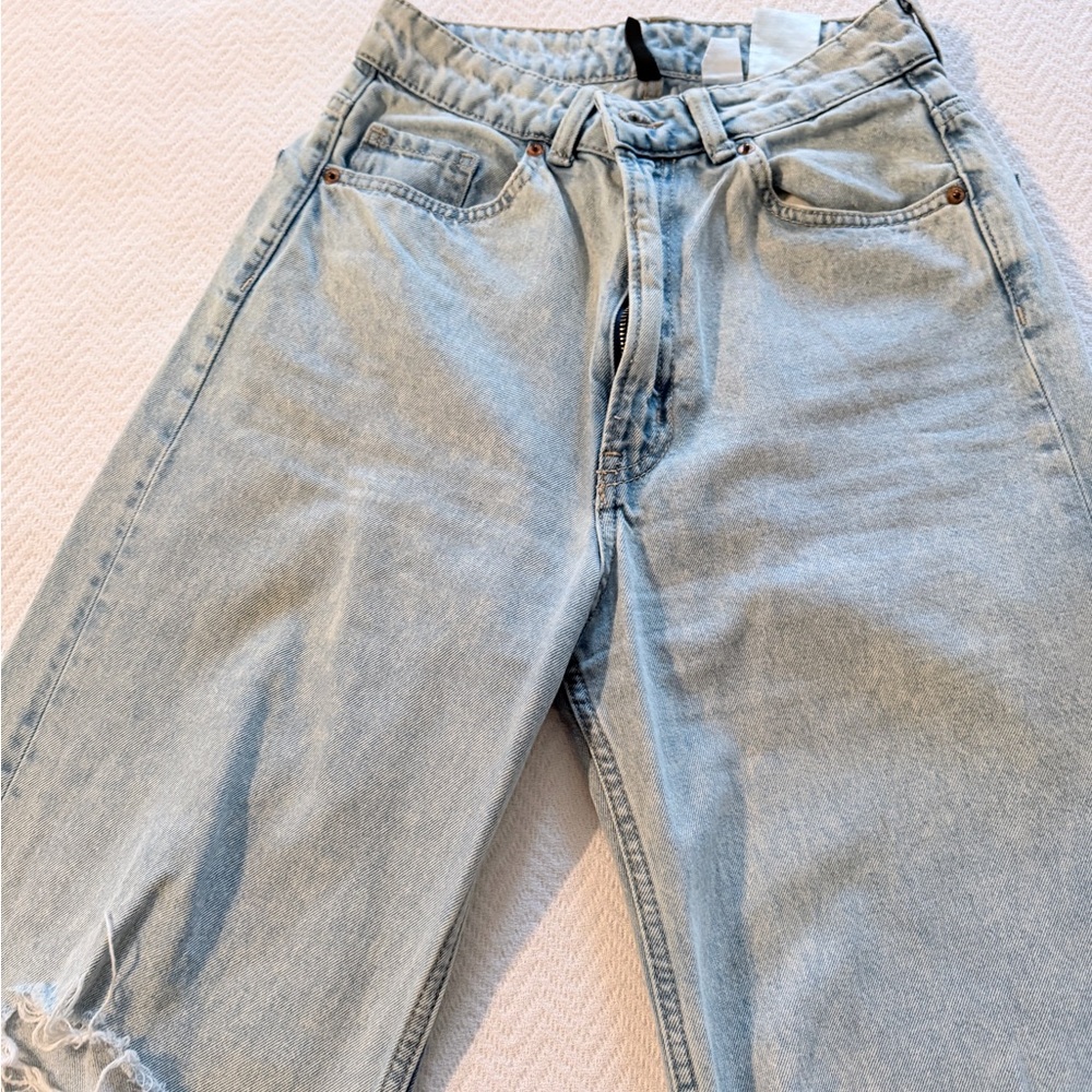 H&M Y2K Divided High Waist Light Blue Ripped Wide-Leg Jeans Size 4 Like New - Picture 3 of 9